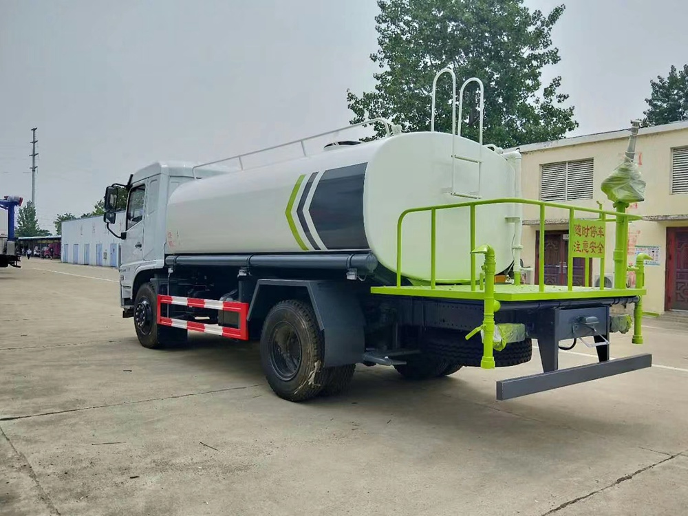 東風專底D3灑水車【12立方】【14立方】