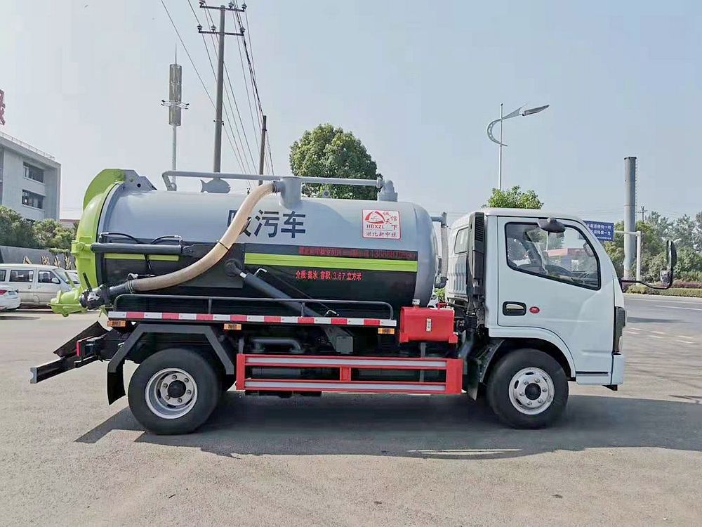 【4.2立方】 東風(fēng)多利卡D6吸污車