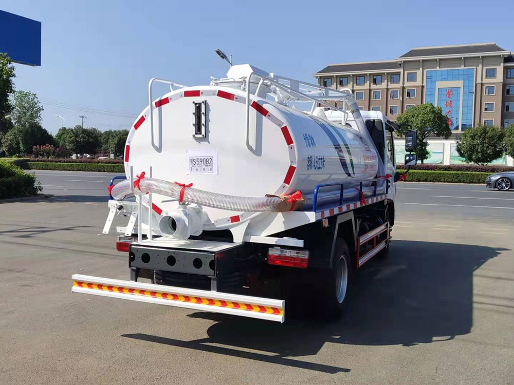 【4.6立方 】東風多利卡D6吸糞車