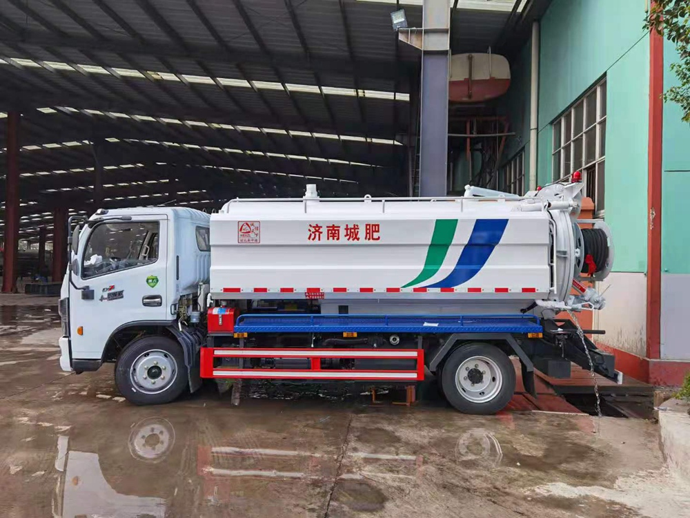 東風凱普特K7/東風多利卡D7清洗吸污車