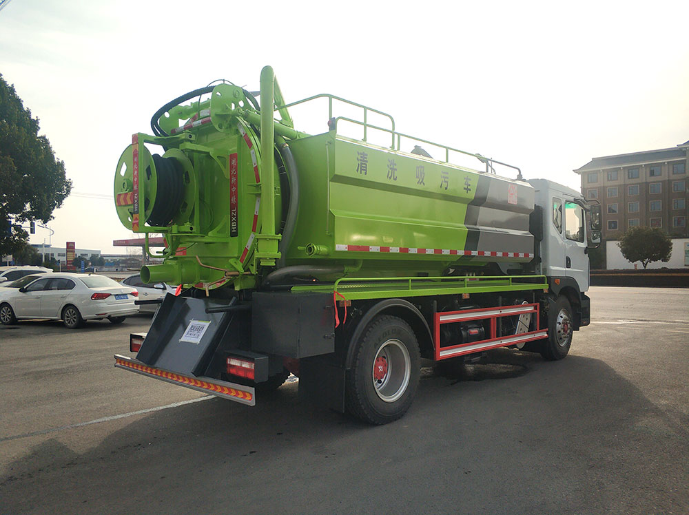 東風(fēng)多利卡D9清洗吸污車