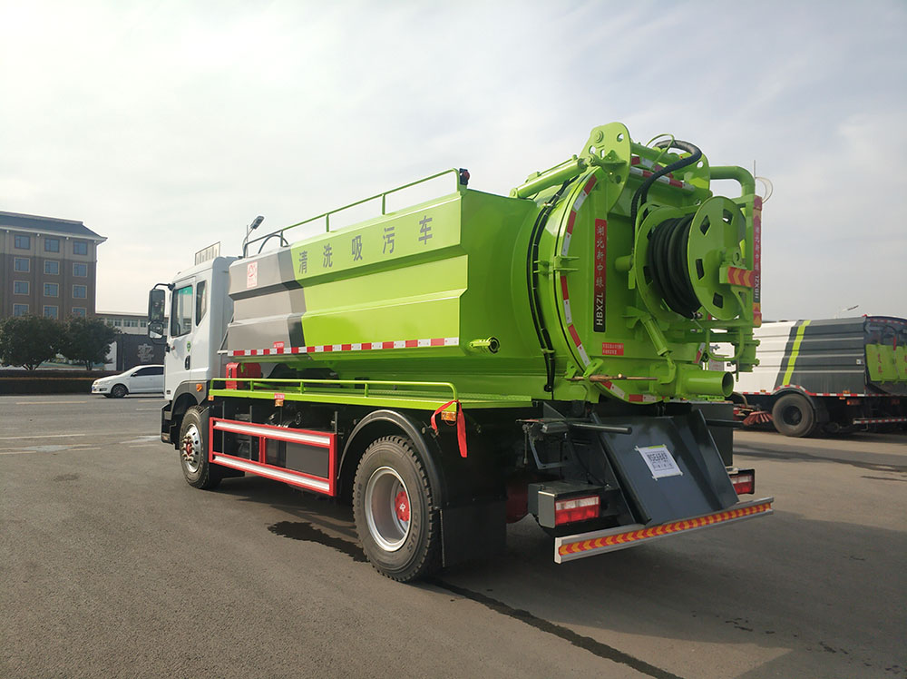 東風(fēng)多利卡D9清洗吸污車