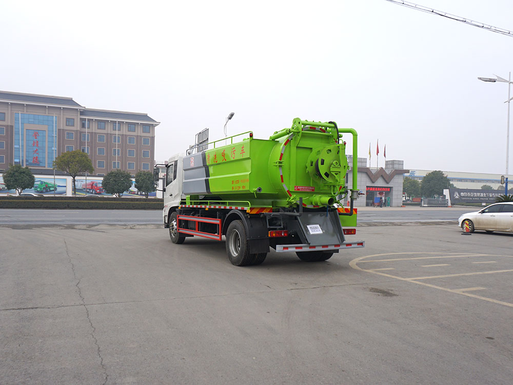 東風(fēng)天錦清洗車