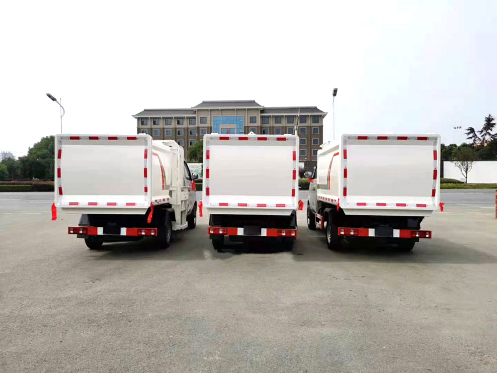 【4立方】 長(zhǎng)安汽油雙輪右側(cè)掛桶垃圾車(chē)