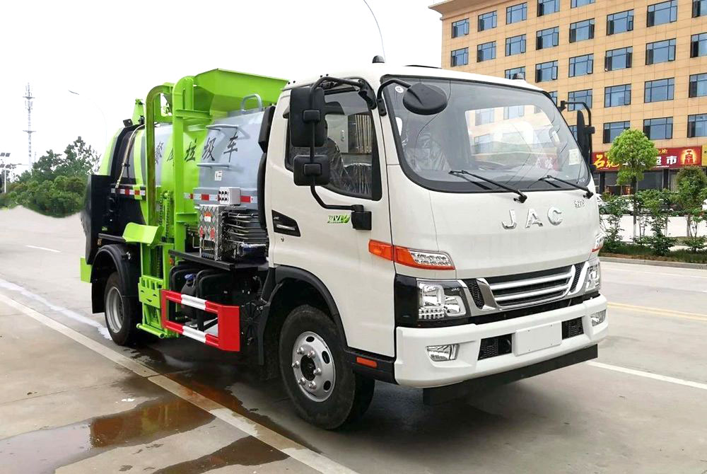 【4.5立方】江淮駿鈴國(guó)六餐廚垃圾車(chē)